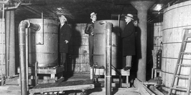 Detroit Pubs During Prohibition: Secrets, Stories, and Speakeasies